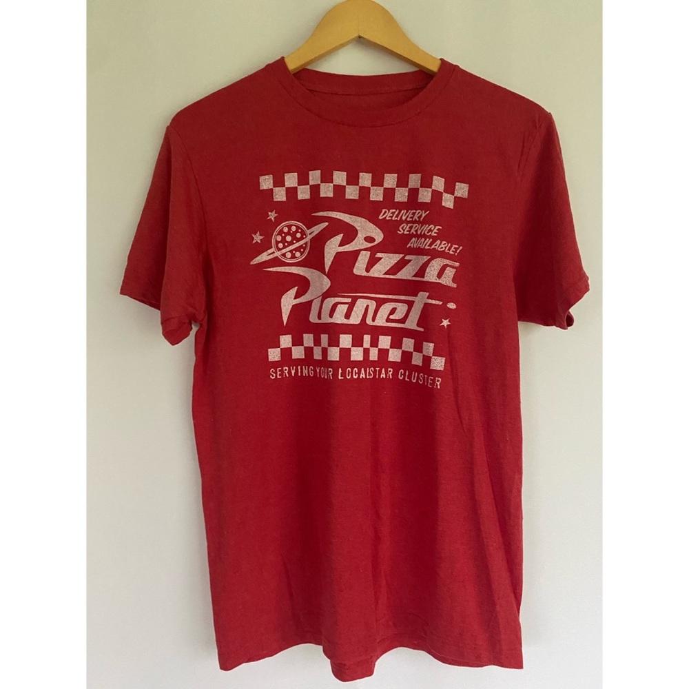 Disney tshirt Pizza Planet